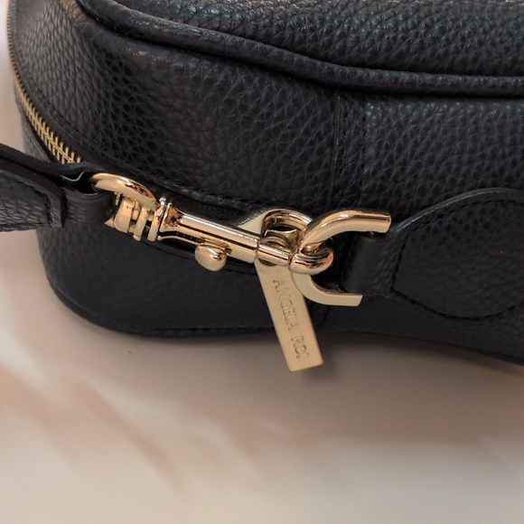 Angela Roi Grace Crossbody (Signet) - Picture 3 of 16